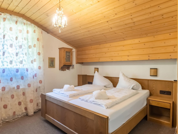 Bedroom 2, Centrally Located Apartment in Bad Kleinkirchheim, Spittal an der Drau