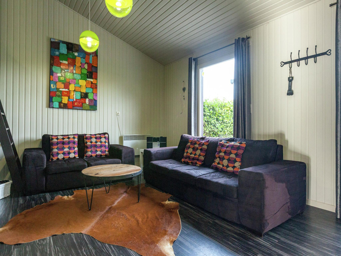 Others 5, Chalet in Bullingen  for 6 Person, Liège