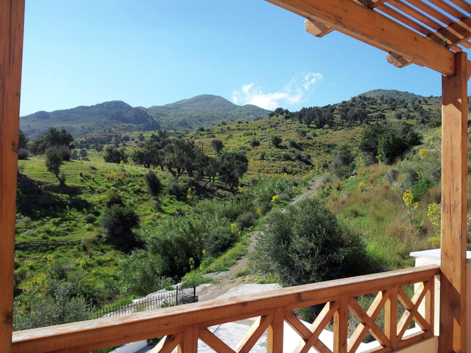 Others 2, Villa in Agia Galini with Pool Views, Crete