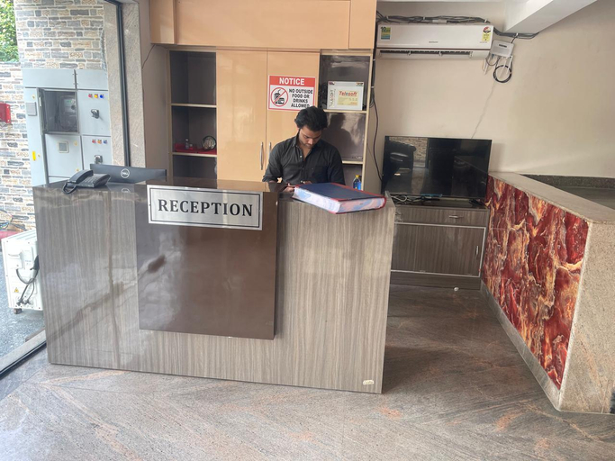 Others 5, Hotel Golden Arrow, Gautam Buddha Nagar