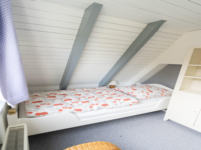 Bedroom 2, Ferienhaus in Bestwig mit privatem Garten, Hochsauerlandkreis