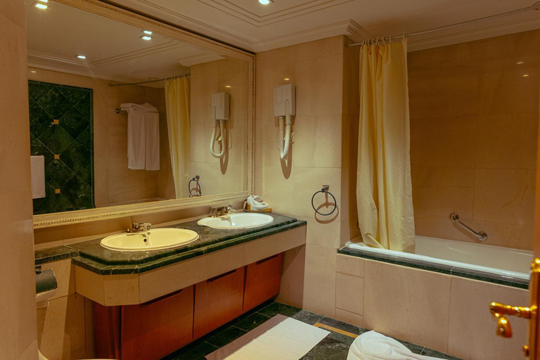 Bathroom 5, Nahrawess Hôtel Thalasso Hammamet, Hammamet