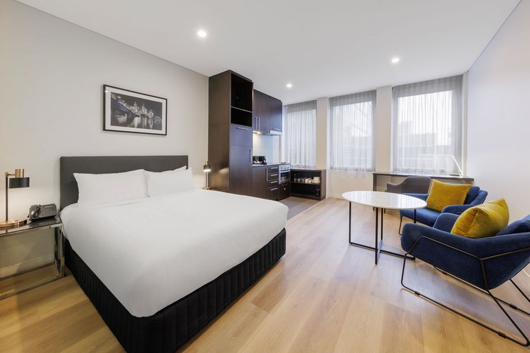 Bedroom, Oaks Melbourne on Collins Suites, Melbourne