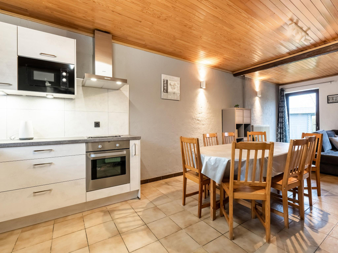 Others 5, Cottage with Garden, Lessive, Namur