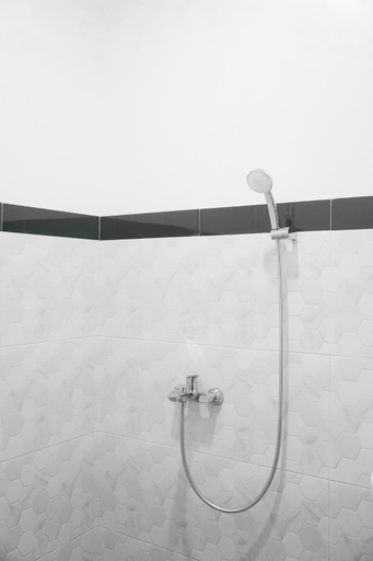 Bathroom 5, RR -2 Syariah Hotel SLG, Kediri