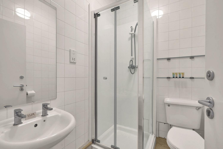 Bathroom 3, Bedford Place Hostels, London