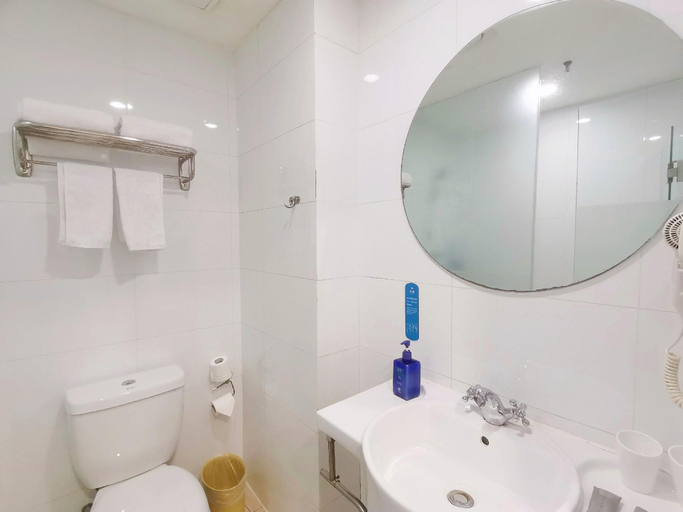 Bathroom 3, Hanting Hotel Shijiazhuang Development Zone Zhufeng Street, Shijiazhuang