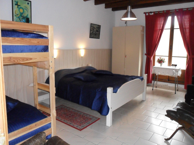Bedroom 3, Comfortable holiday home with spacious garden, Allier