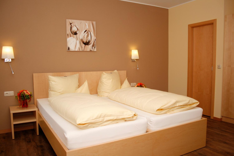 Bedroom 3, Hotel Gasthof zur Post, Tirschenreuth