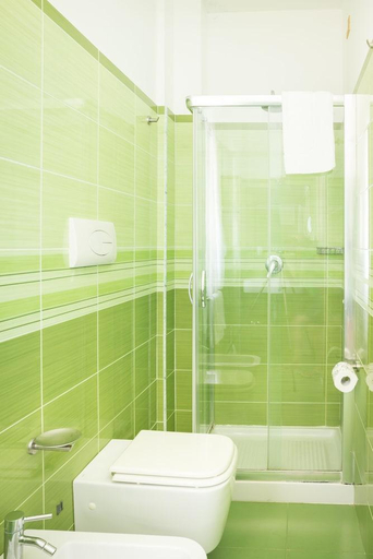 Bathroom 4, Hotel Marechiaro - Direttamente sul mare, Foggia