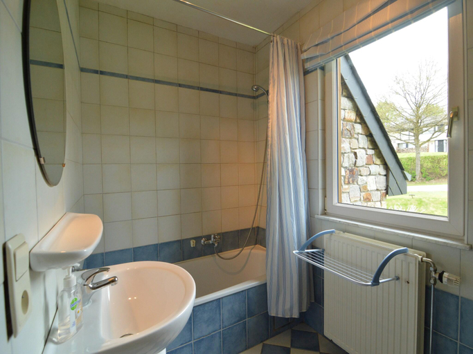 Others 4, Apartment in Robertville near Lake Forest, Liège