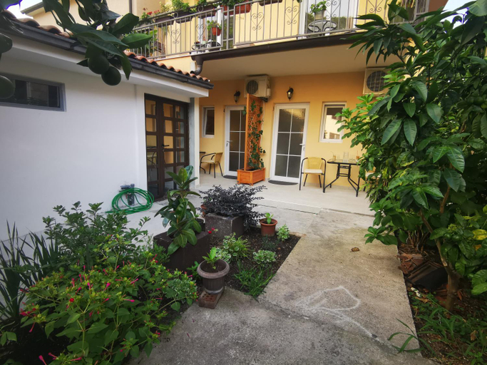 Others 4, Radovic Apartments