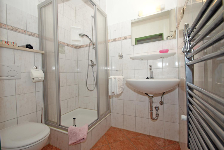 Bathroom 5, Alpenpanoramahotel Kohlhiasl-Hoh, Berchtesgadener Land