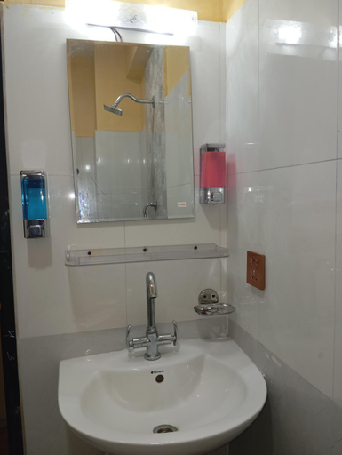 Bathroom 3, Rambler's Hotel, Bagmati