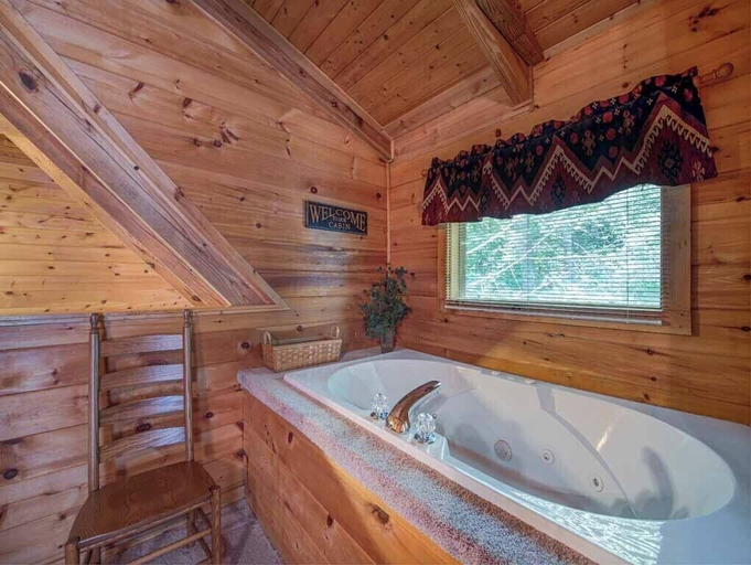 Bathroom 4, Bear's Den by Jackson Mountain Rentals, Sevier