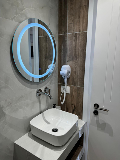 Bathroom 3, Potami Seashell, Vlorës