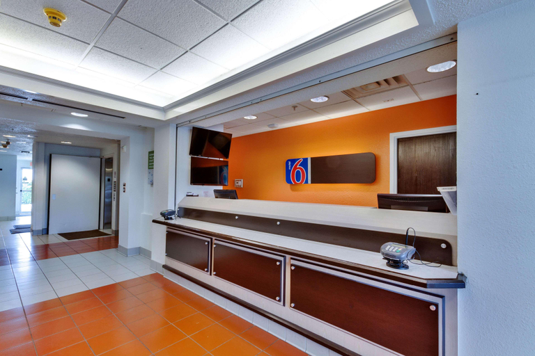 Public Area 2, Motel 6 Lewisville, TX - Dallas, Denton