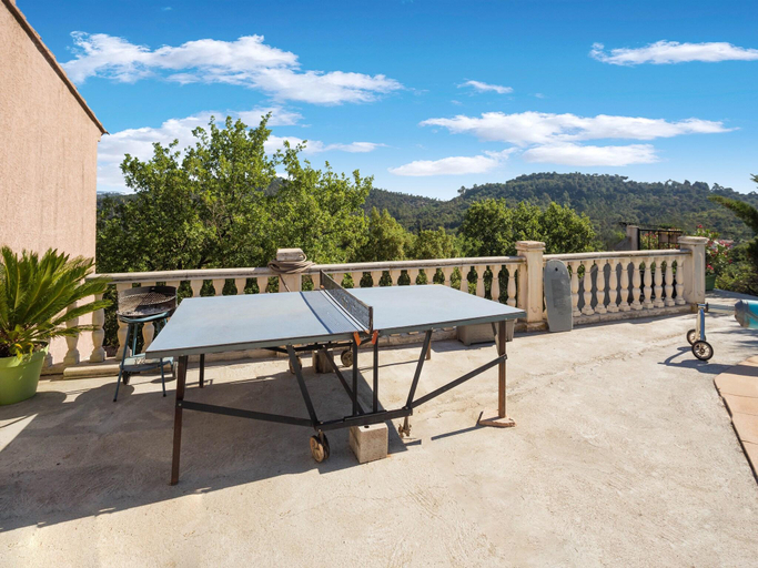 5, Villa in Vidauban with Pool and BBQ Terrace, Var