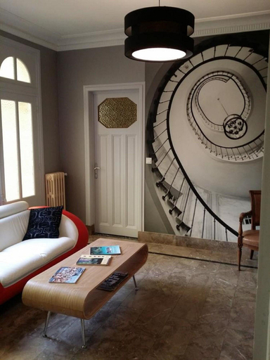 Public Area 2, Castel Bayeux Guesthouse, Calvados