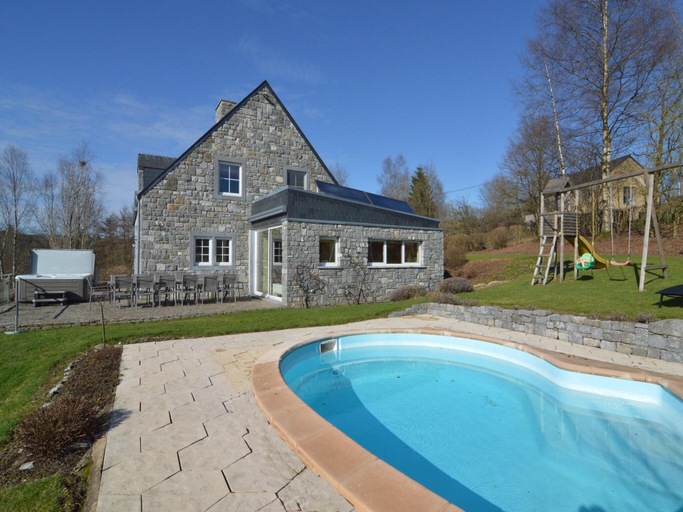 Sport & Beauty 2, Luxurious Villa with Pool in the Ardennes, Liège