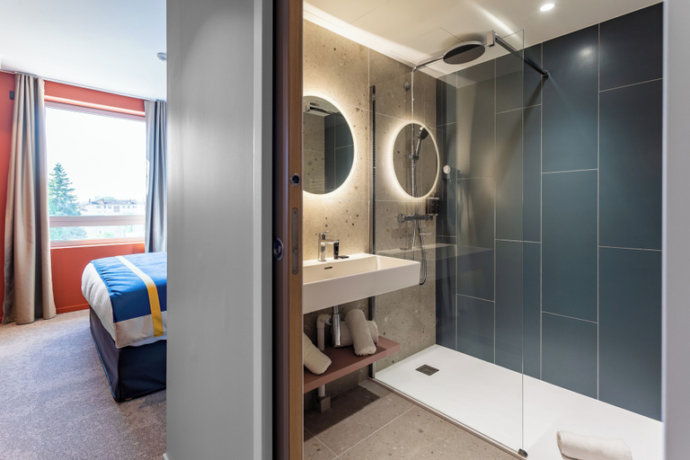 Bathroom 4, HOTEL PANORAMA 360 BOURG EN BRESSE, Ain