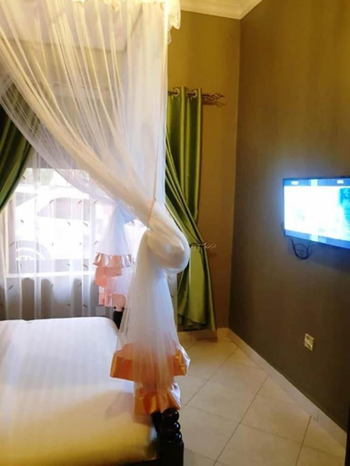 Bedroom, Romeos Hotel, Kampala