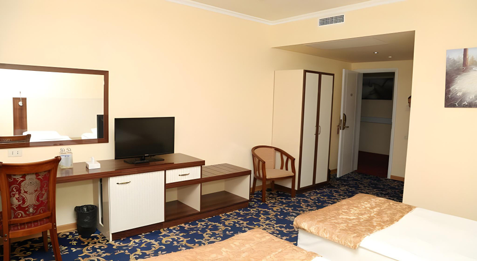 Bedroom 2, Royal Plaza, Yerevan