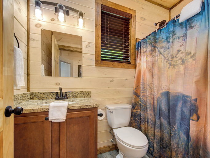 Bathroom 4, Three Little Bears by Smoky Cove Resort, Sevier