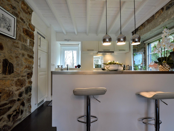 Food & Drinks, Stylish Stay with Pool, Jalhay, Liège