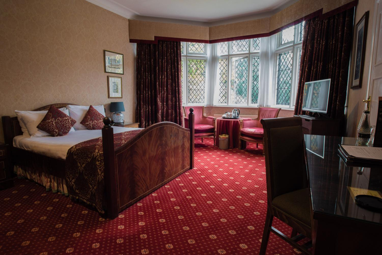 Bedroom 2, Best Western PLUS Grim's Dyke Hotel, London