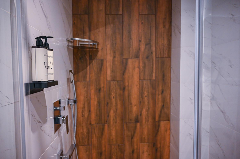 Bathroom 4, Landmark Hotel, Batumi