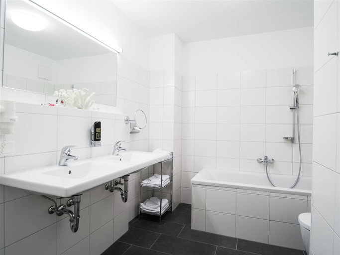 Bathroom, Luxurious apartment near the ski area, Zell am See