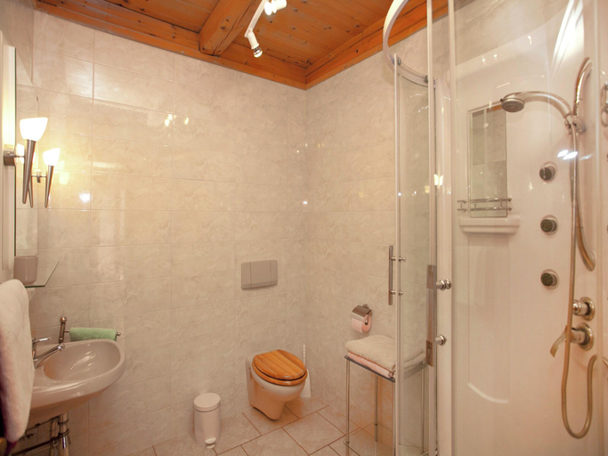 Bathroom 4, Apartment in Waidring near Ski Slopes, Kitzbühel