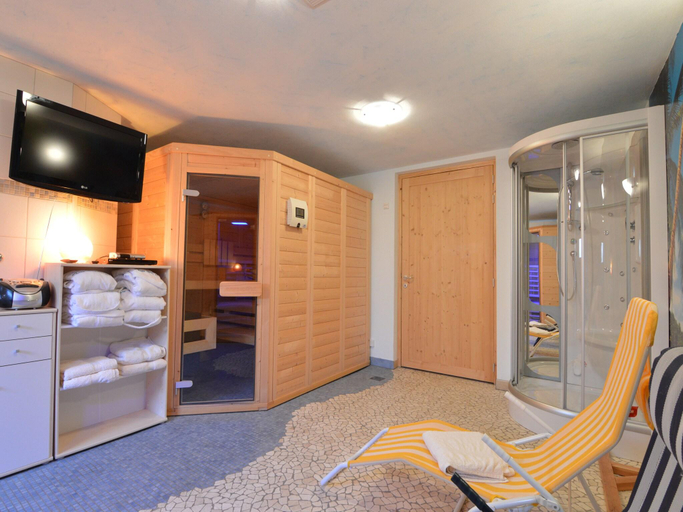 Others 4, Home in Burg Reuland with Sauna, Terrace, Liège