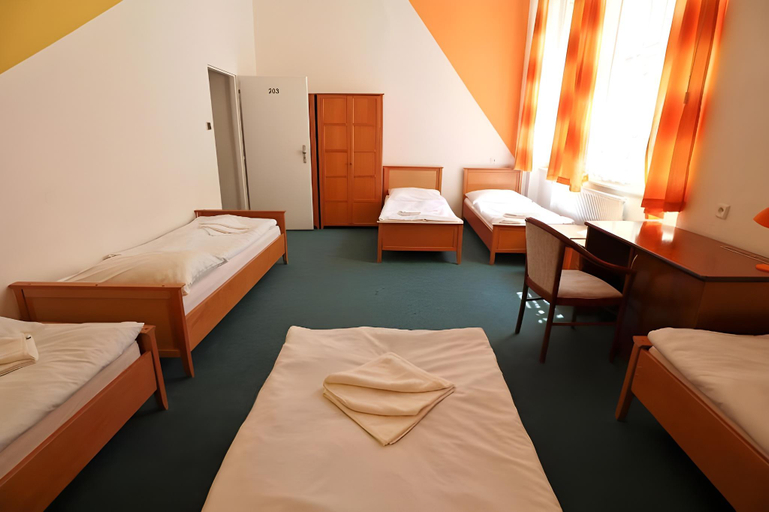 Bedroom 3, AZ-Hostel, Praha 1