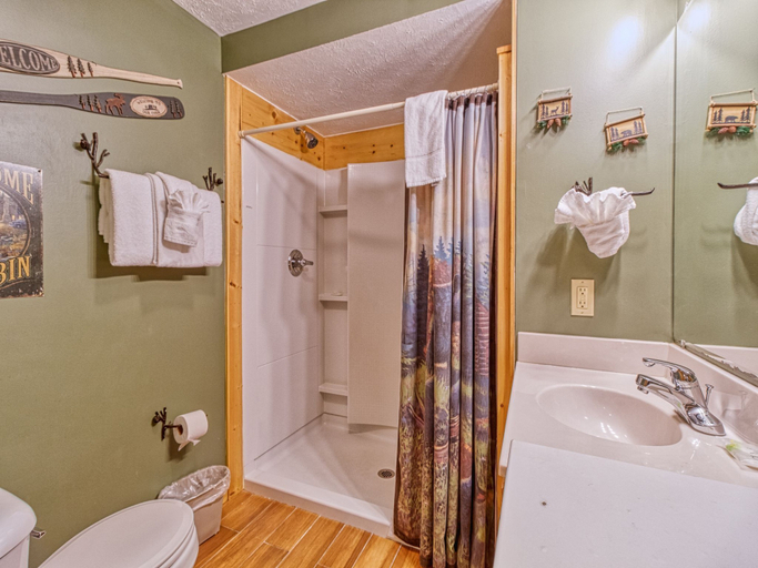 Bathroom 5, Gatlinburg Getaway by Jackson Mountain Rentals, Sevier