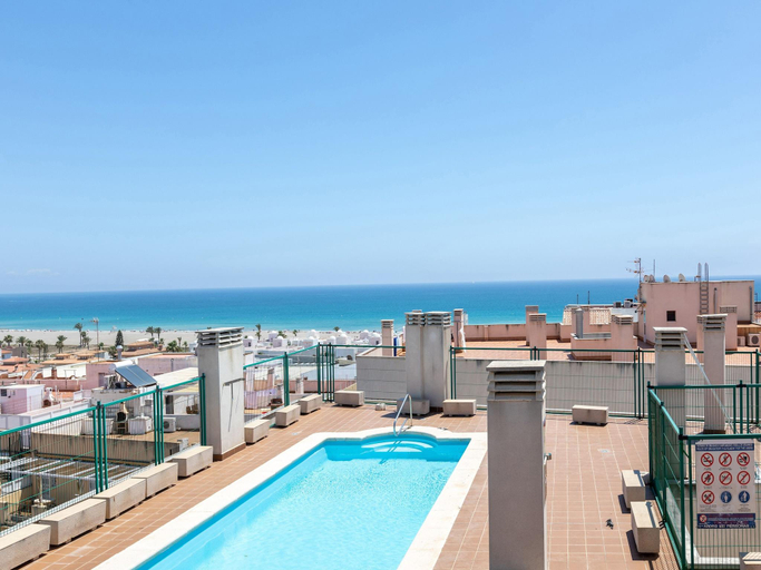 Sport & Beauty 2, Sunny Apartment Near Paseo, Almería