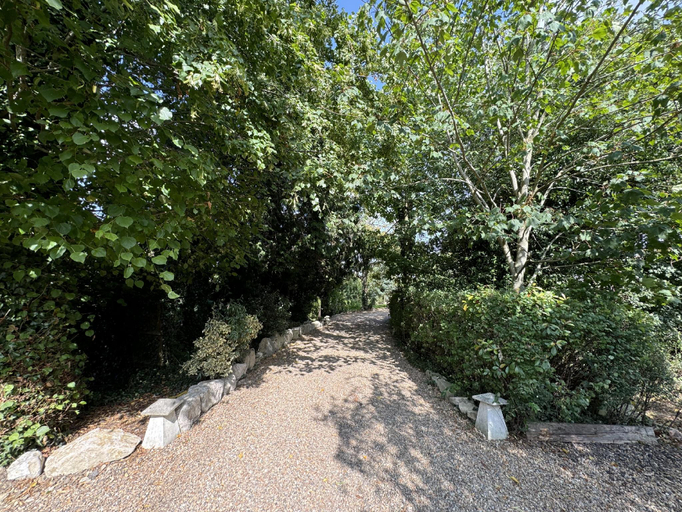 Others 3, Hookwood Lodge, Surrey