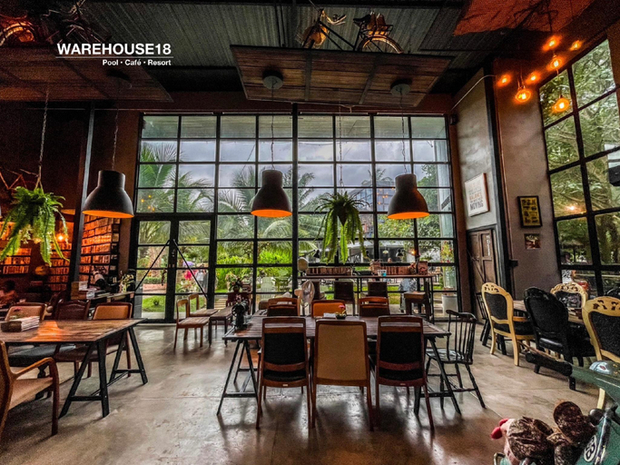 Public Area, Warehouse18 Pool Cafe Resort, Don Sak