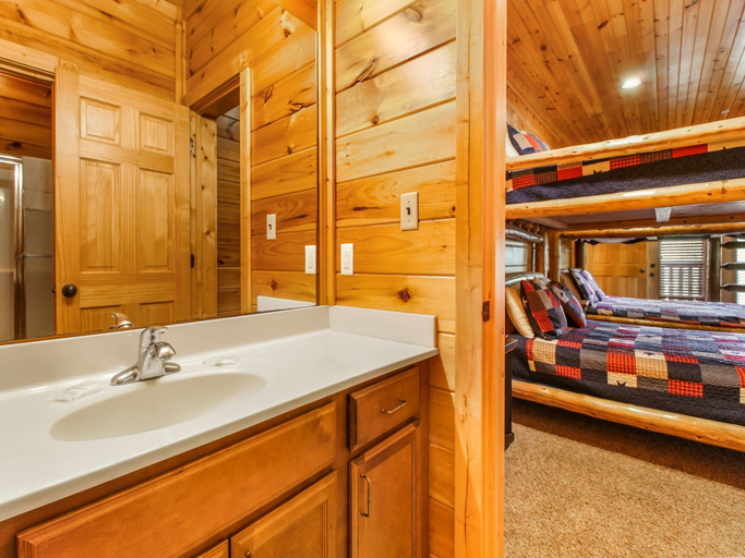 Bathroom, Big Sky Lodge II by Jackson Mountain Rentals, Sevier
