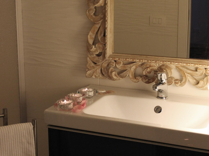 Bathroom 5, Villa Principe di Belmonte, Ragusa