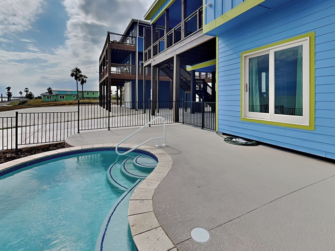 Sport & Beauty 2, Heron House by Miss Kitty’s, Aransas