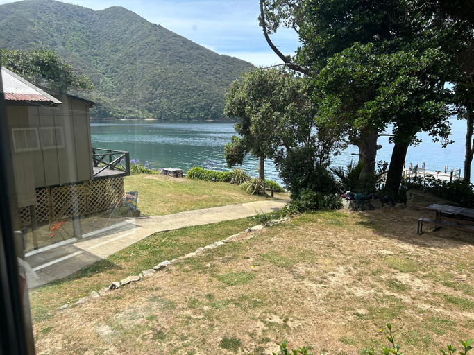 Others 2, Resolution Bay, Marlborough