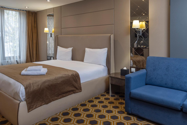 Bedroom 2, Putney Hotel; BW Signature Collection, London