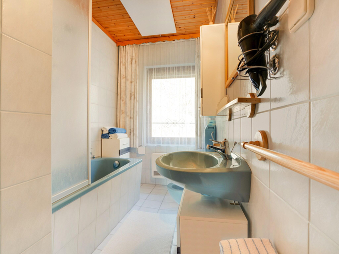 Bathroom 3, Apartment in Eberndorf near Petzen Ski Area, Völkermarkt
