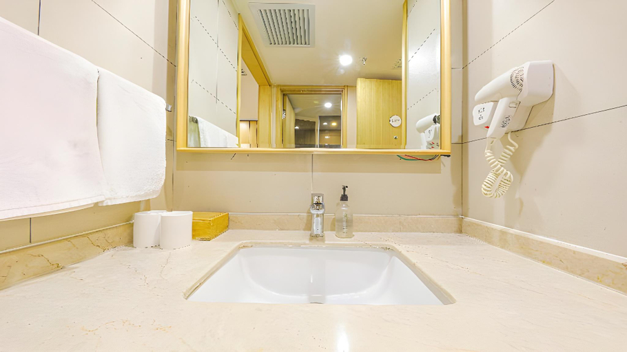 Bathroom 3, Ji Hotel Harbin Zhongyang Da Street Suofeiya, Harbin