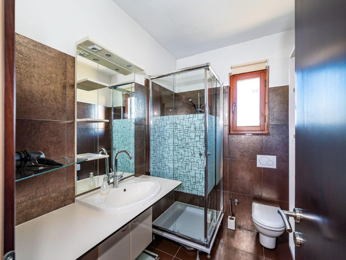 Bathroom 4, Delightful Apartment in Radovin with Garden, Ražanac