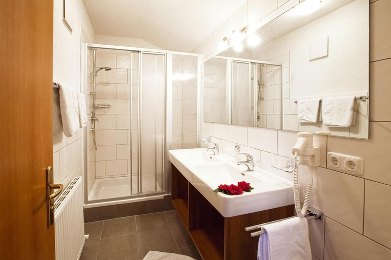 Bathroom 5, Apartment in Ischgl With a Balcony, Landeck