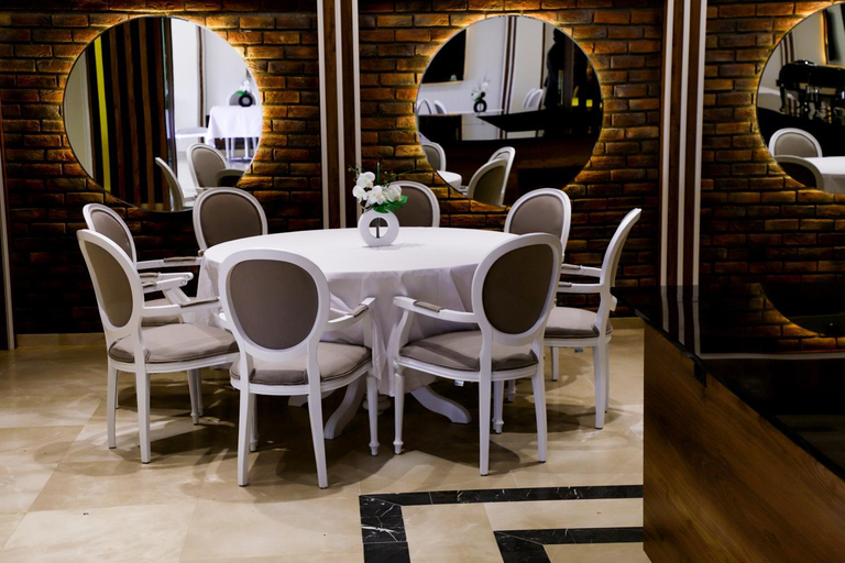 Food & Drinks 5, UNITED HOTEL INTERNATIONAL, Mfoundi