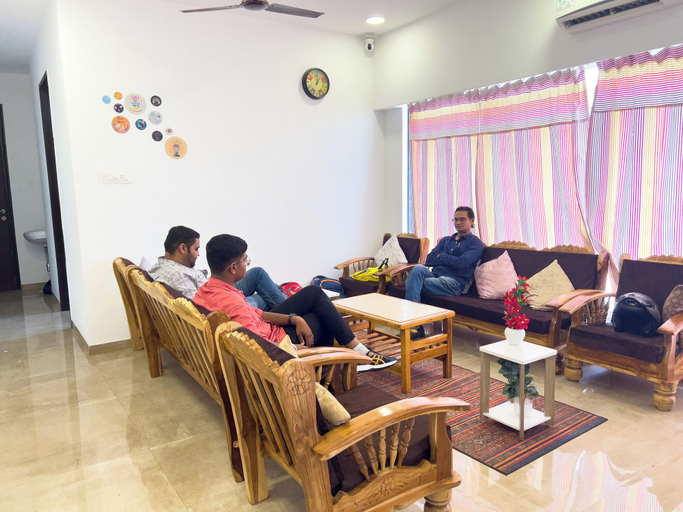 Others 4, Pinakii Comfort Stay, Vile Parle - Near Airport, Mumbai Suburban
